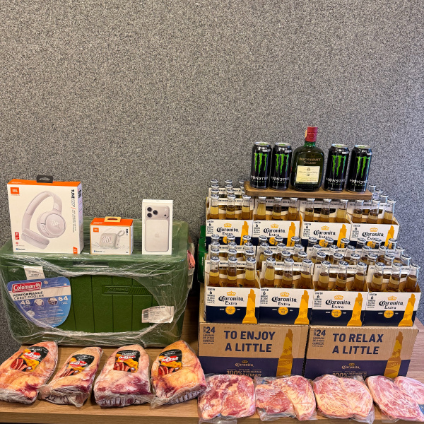 ⚪️KIT COMBO ALBINO 17 PRO MAX + FONE E GO 4 JBL